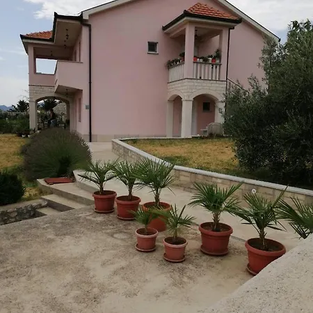 Daire Sun Garden Trebin