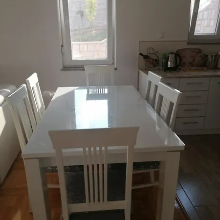 Sun Garden Apartment *