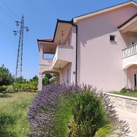 Sun Garden Apartment *