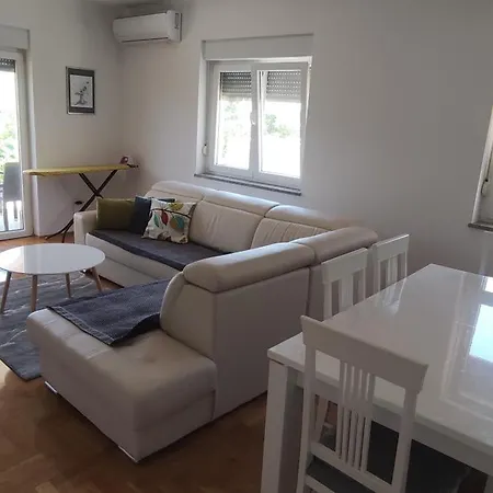 Sun Garden Daire Trebin