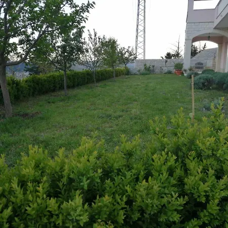 Sun Garden Apartment *
